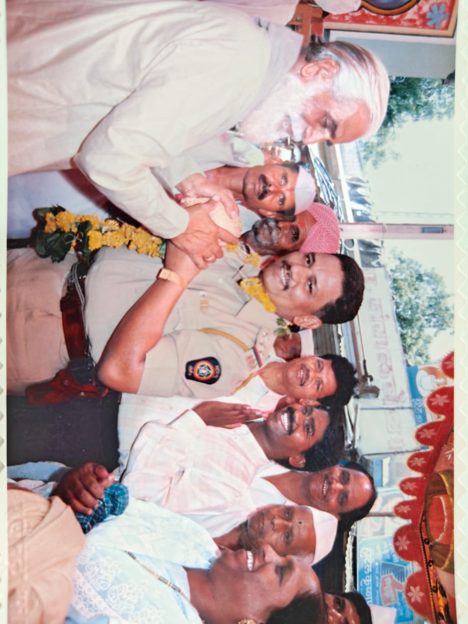 गिरी महाराज यांचा सन्मान 